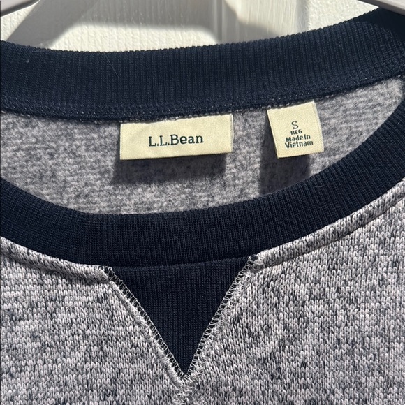 L.L. Bean Men's Gray Sweater - Picture 2 of 3